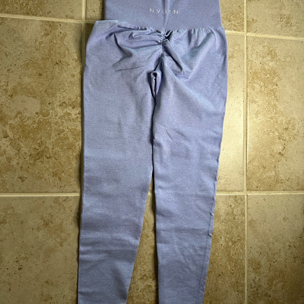 NVGTN Periwinkle Scrunch Seamless Leggings